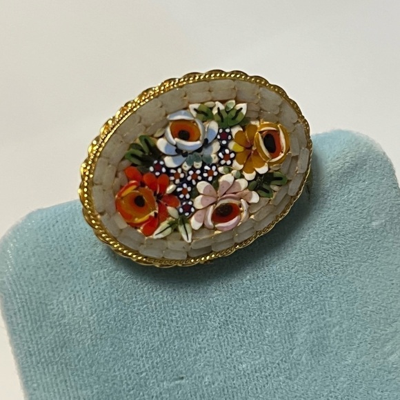 Vintage Micro Mosaic Flowers Round Brooch - Picture 1 of 5